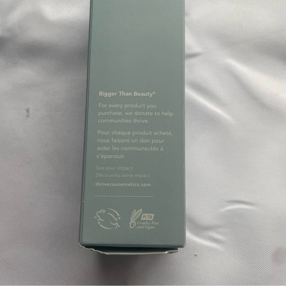 Bigger Than Beauty Skincare Defying Gravity Deep Hydration Moisturizer 2.5 fl oz - Picture 5 of 6